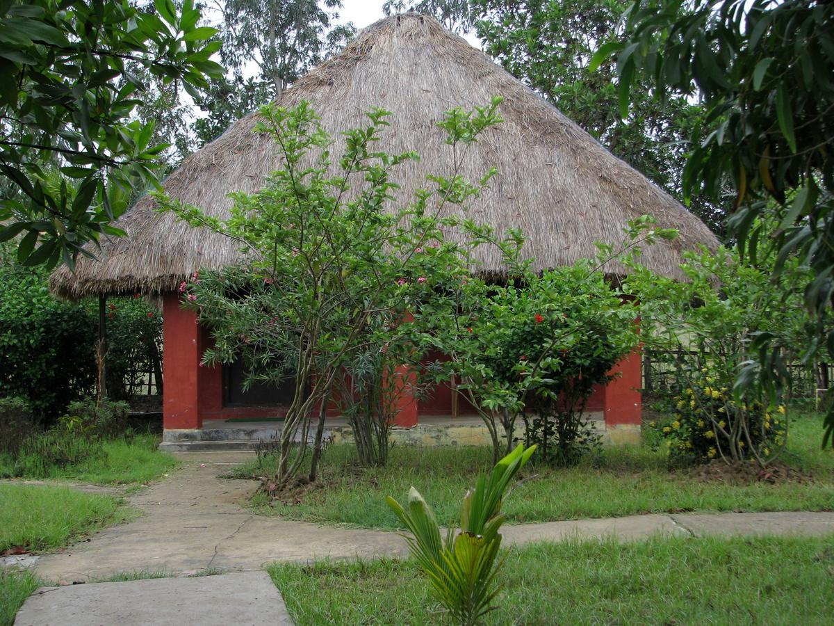 Estuarine Village Resort Sātabhāya Exterior foto