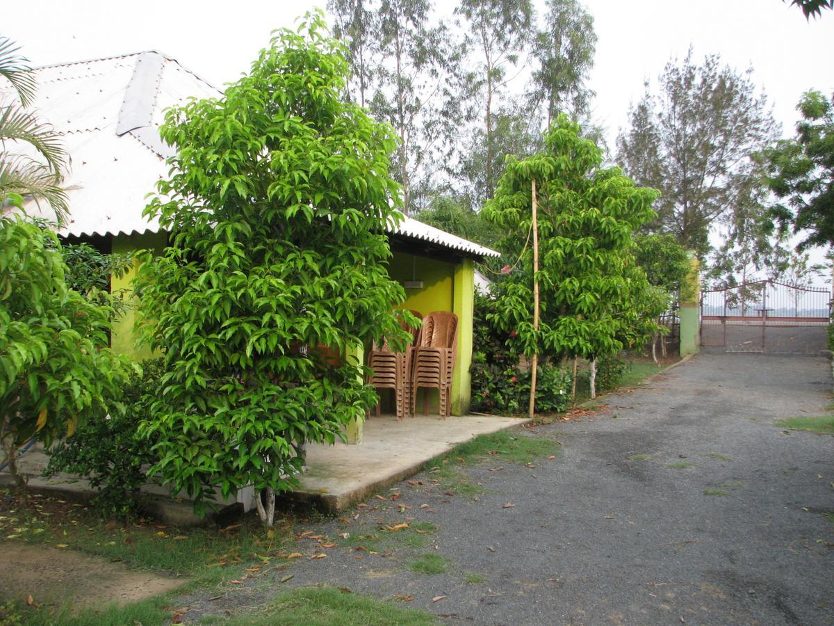 Estuarine Village Resort Sātabhāya Exterior foto